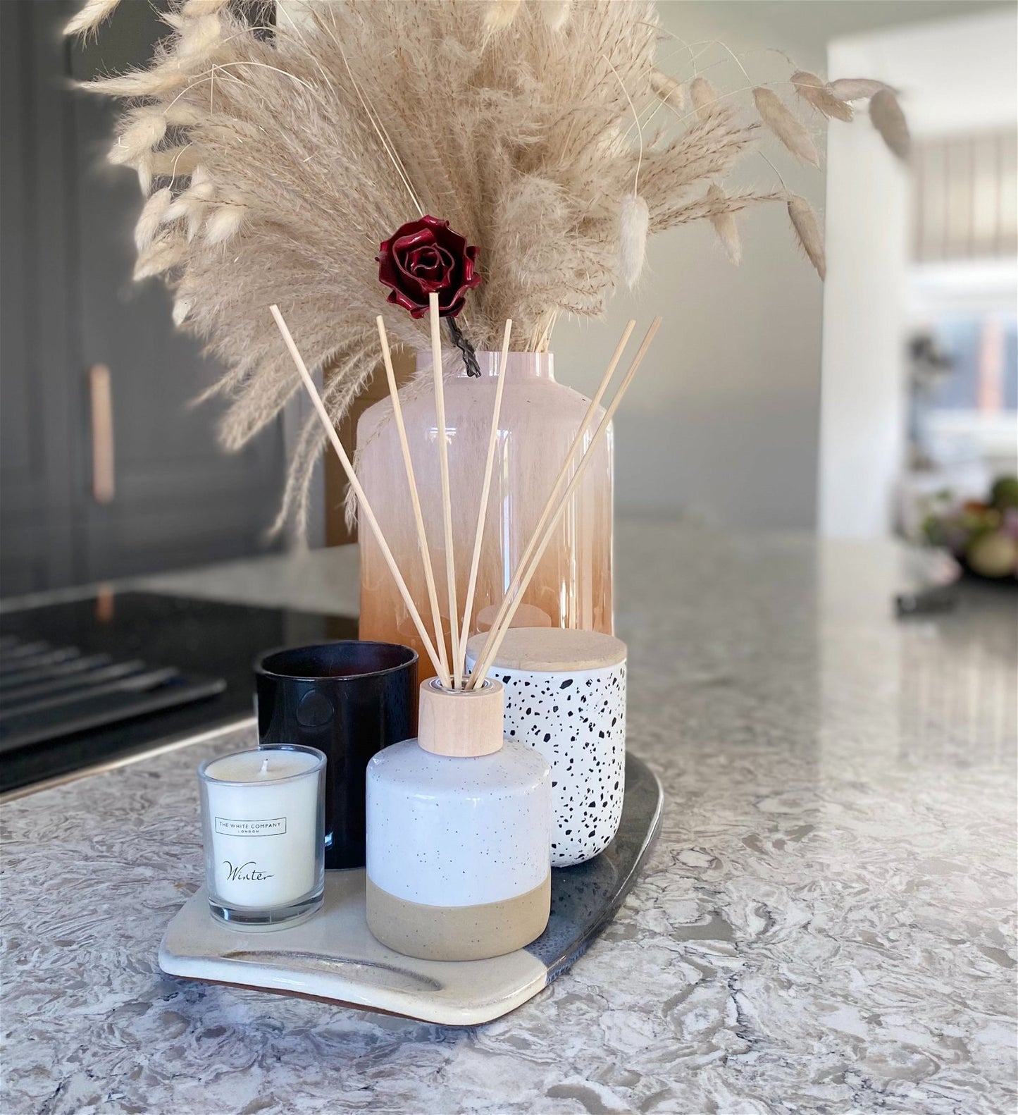 Handcrafted Ceramic Reed Diffuser with Natural Cedar and Soft Cotton Fragrance Infusion