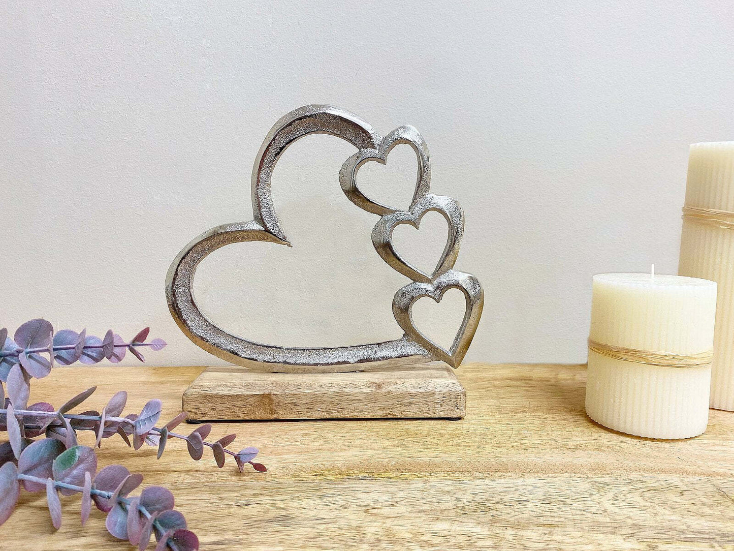 Metal Silver Four Heart Ornament on a Wooden Base, Medium-sized - Perfect for Infusing Your Space with Love and Sophisticated Style, Elevating Every Corner of Your Living Space with Grace and Charm